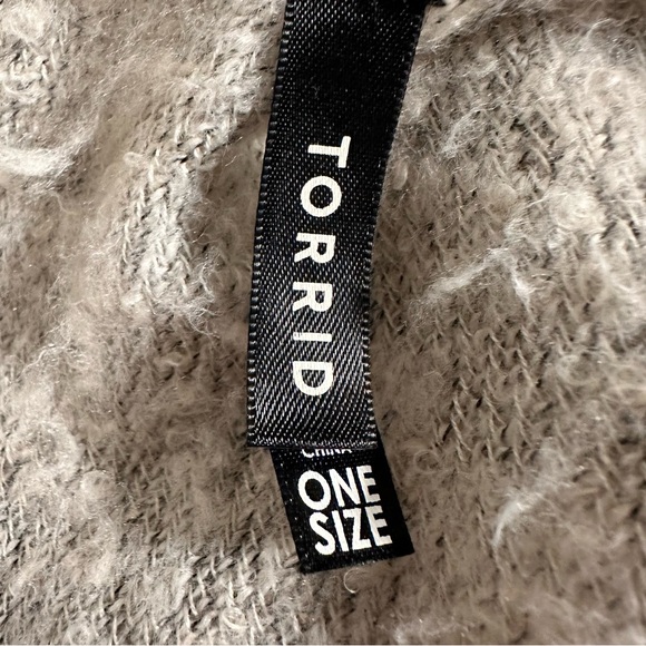 Torrid Ruffle Ruana - Picture 6 of 7